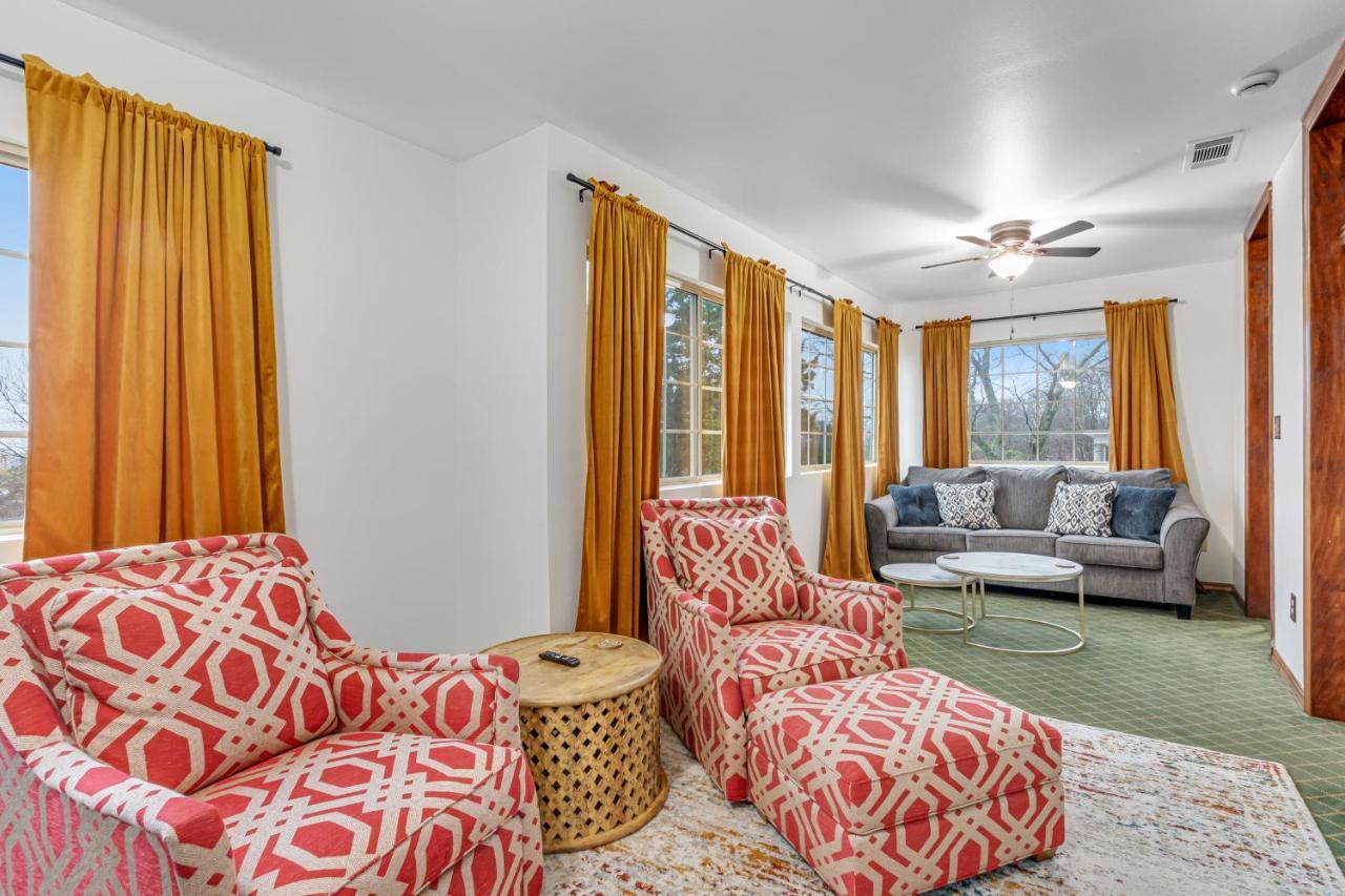 The Elizabeth Villa Hot Springs Bagian luar foto