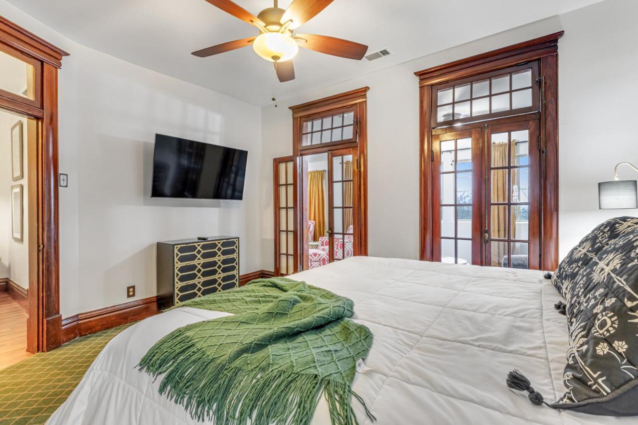 The Elizabeth Villa Hot Springs Bagian luar foto